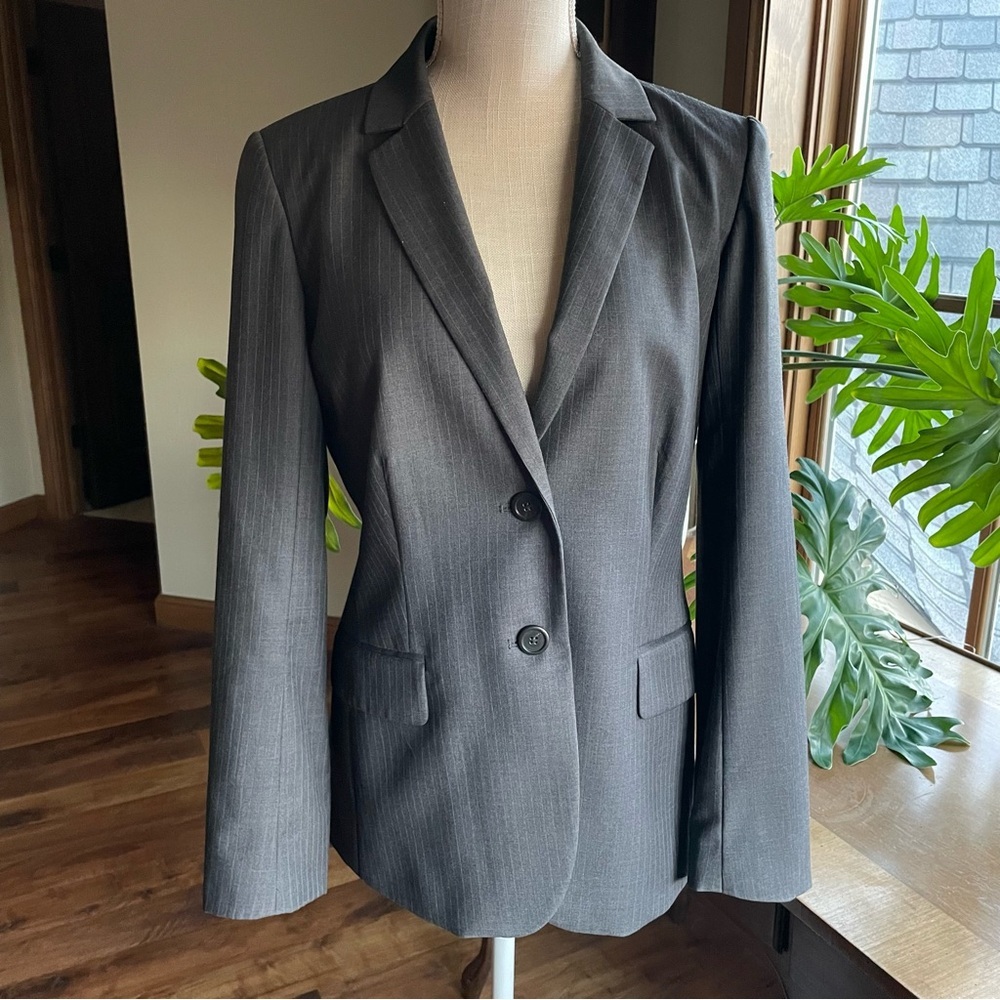J. Crew Charcoal Gray Pinstriped Super 120's Wool Two button Blazer 8 tall